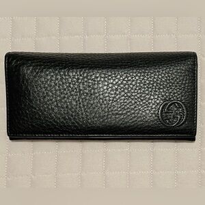 Gucci Black Pebbled Leather Long Wallet Snap Closure - EUC